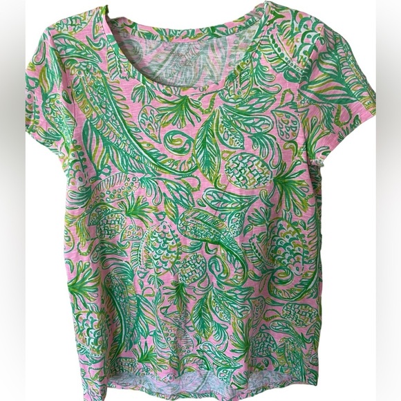 Lilly Pulitzer Tops - Lilly Pulitzer Mandevilla Baby Find and Flippers 100% cotton tee size XS…